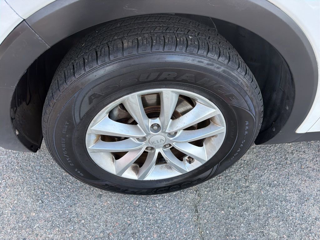 Used 2017 Kia Sorento LX image 10