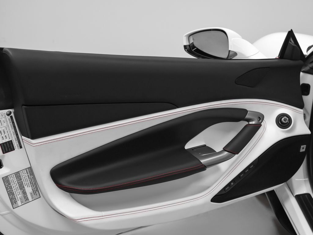 Certified 2022 Ferrari F8 Tributo RWD image 93