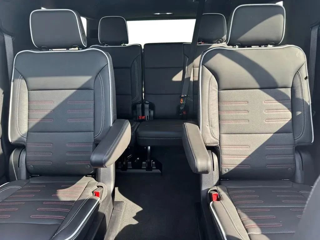Used 2025 GMC Yukon XL AT4 Ultimate AWD/4WD image 21