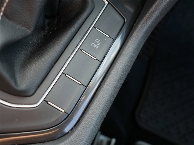 Used 2021 Volkswagen Tiguan SE image 35