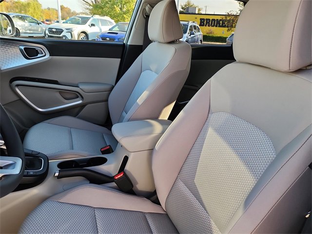 New 2025 Kia Soul LX w/ LX Technology Package image 13