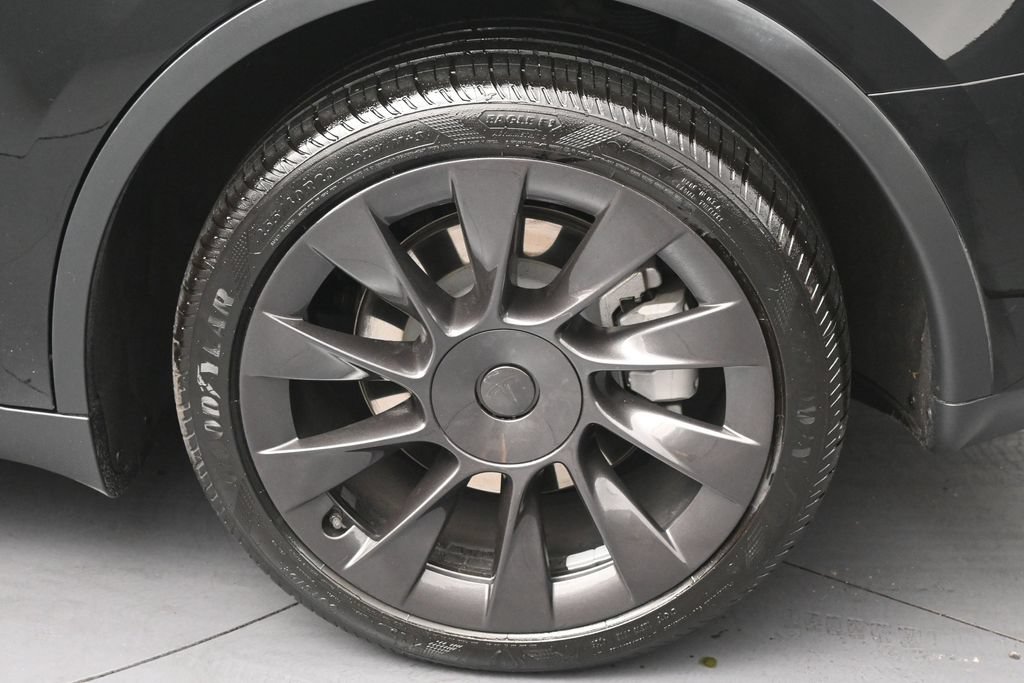 Used 2023 Tesla Model Y Long Range AWD/4WD image 36