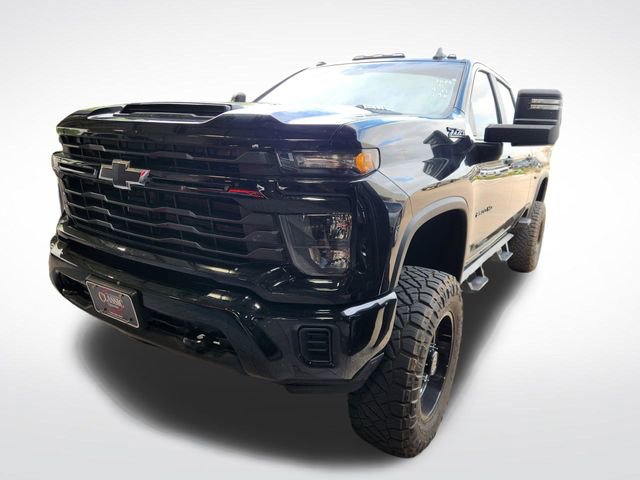 Used 2024 Chevrolet Silverado 2500 Custom w/ Custom Value Package image 3