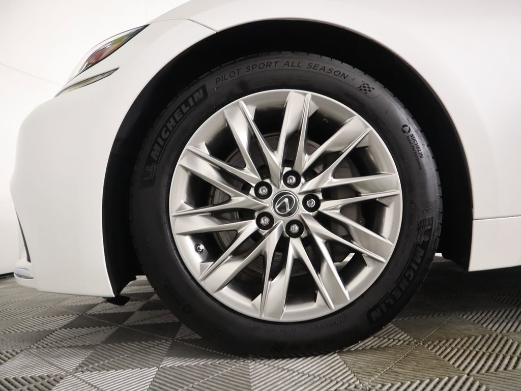 Used 2018 Lexus LS 500 w/ Accessory Package (Z2) image 31