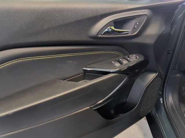 New 2026 Chevrolet Trax LT w/ LT Convenience Package FWD image 12