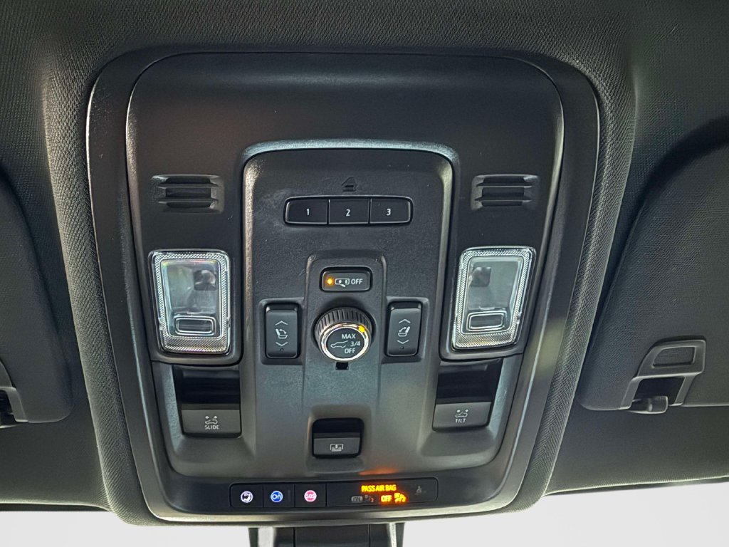 Used 2022 Chevrolet Suburban RST w/ Luxury Package RWD image 27