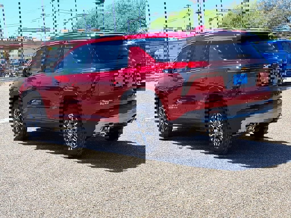 New 2026 Chevrolet Traverse LT image 3