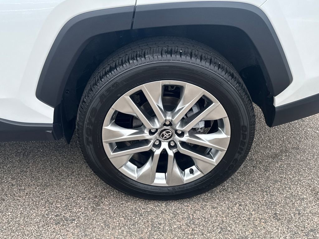 Used 2025 Toyota RAV4 XLE Premium w/ Weather Package AWD/4WD image 40