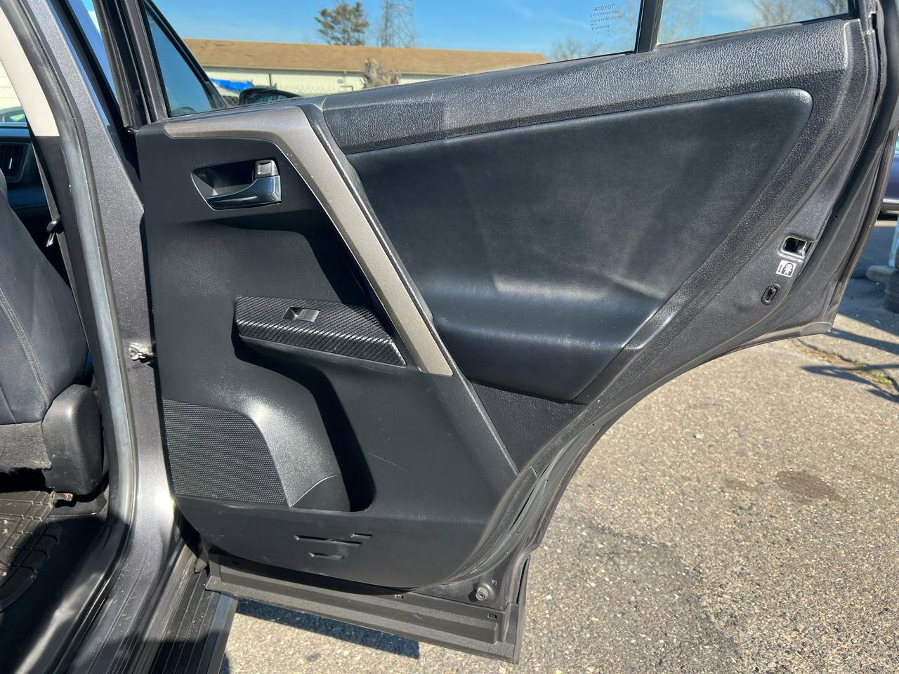 Used 2015 Toyota RAV4 Limited image 20