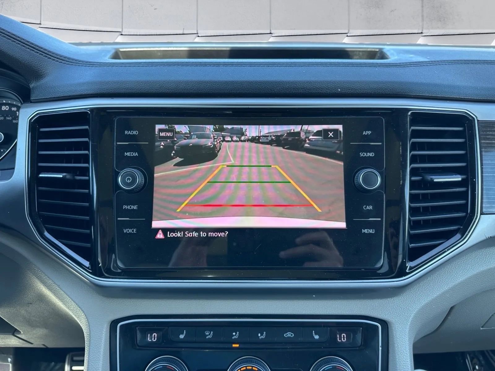 Used 2018 Volkswagen Atlas SEL w/ R-Line Package image 16