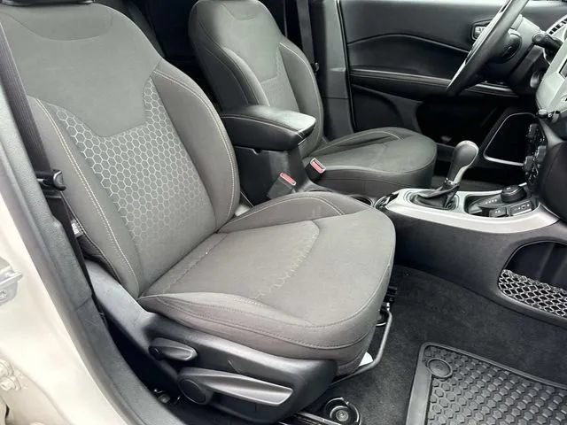 Used 2019 Jeep Compass Sport AWD/4WD image 28