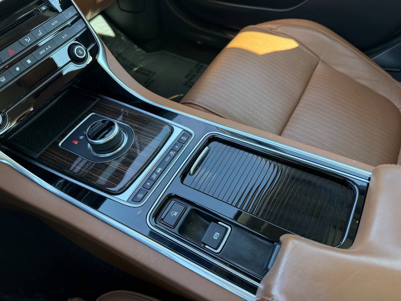 Used 2018 Jaguar XE Portfolio AWD/4WD image 21