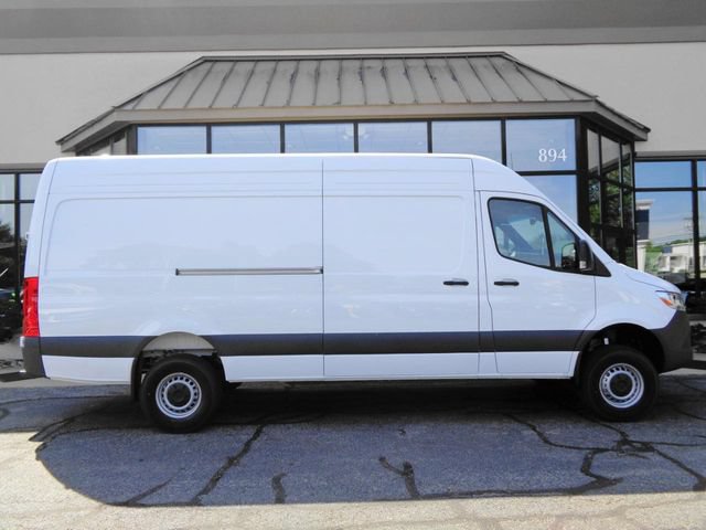 Used 2025 Mercedes-Benz Sprinter 2500 image 4