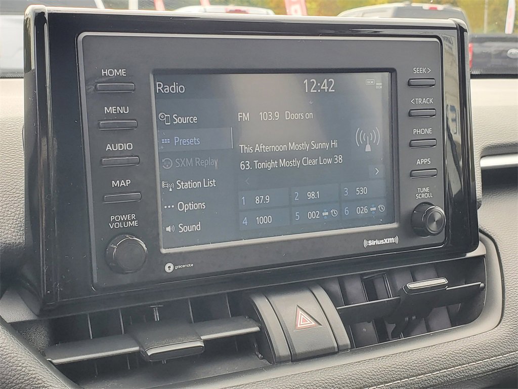 Used 2021 Toyota RAV4 XLE image 19