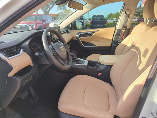 Used 2021 Toyota RAV4 XLE FWD image 9