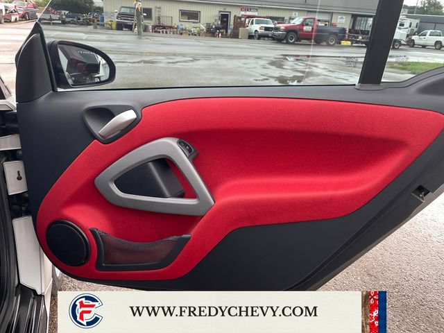 Used 2011 smart fortwo passion RWD image 28