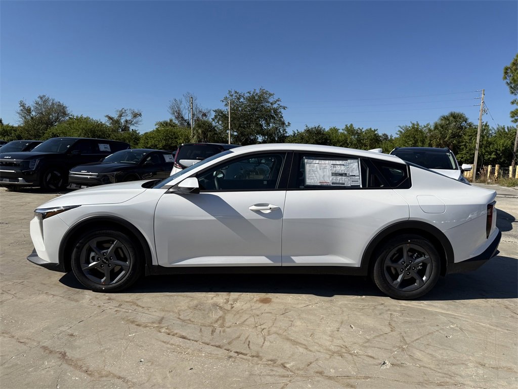 New 2025 Kia K4 LXS image 7