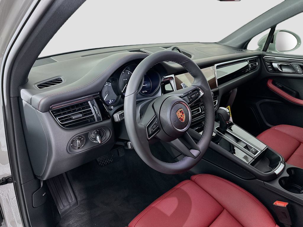 New 2026 Porsche Macan AWD/4WD image 4