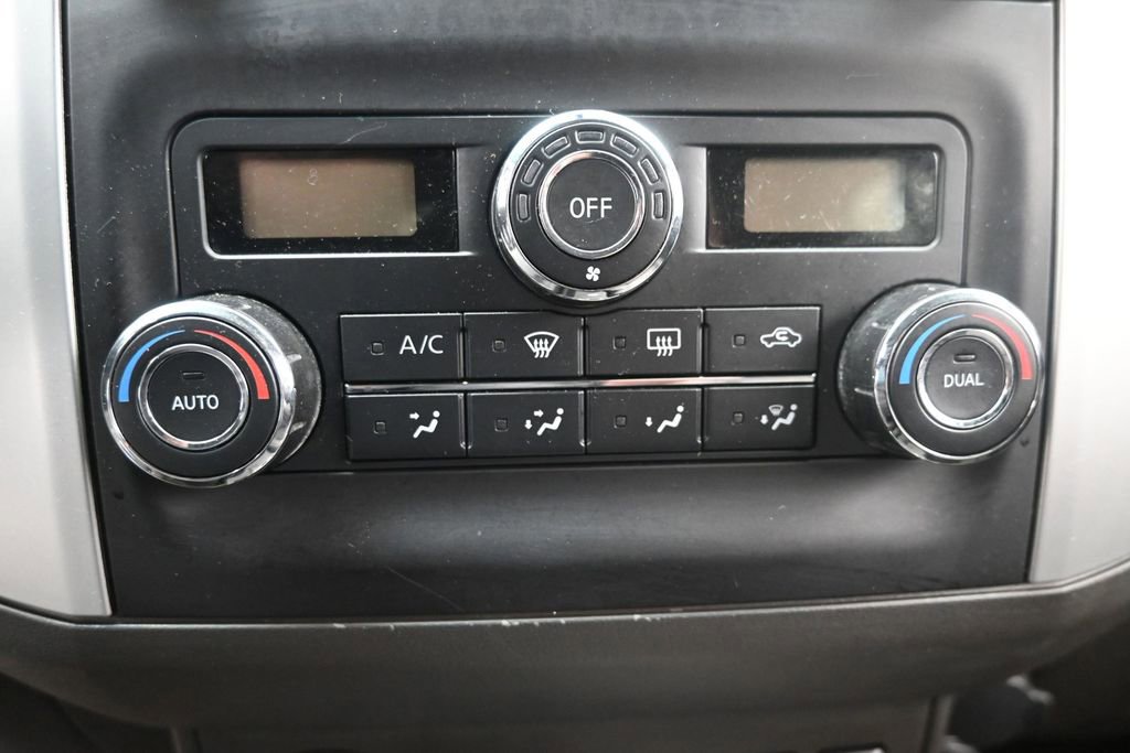 Used 2015 Nissan Frontier PRO-4X w/ Pro-4x Luxury Package AWD/4WD image 16