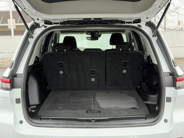 Used 2023 Jeep Grand Cherokee Laredo image 22