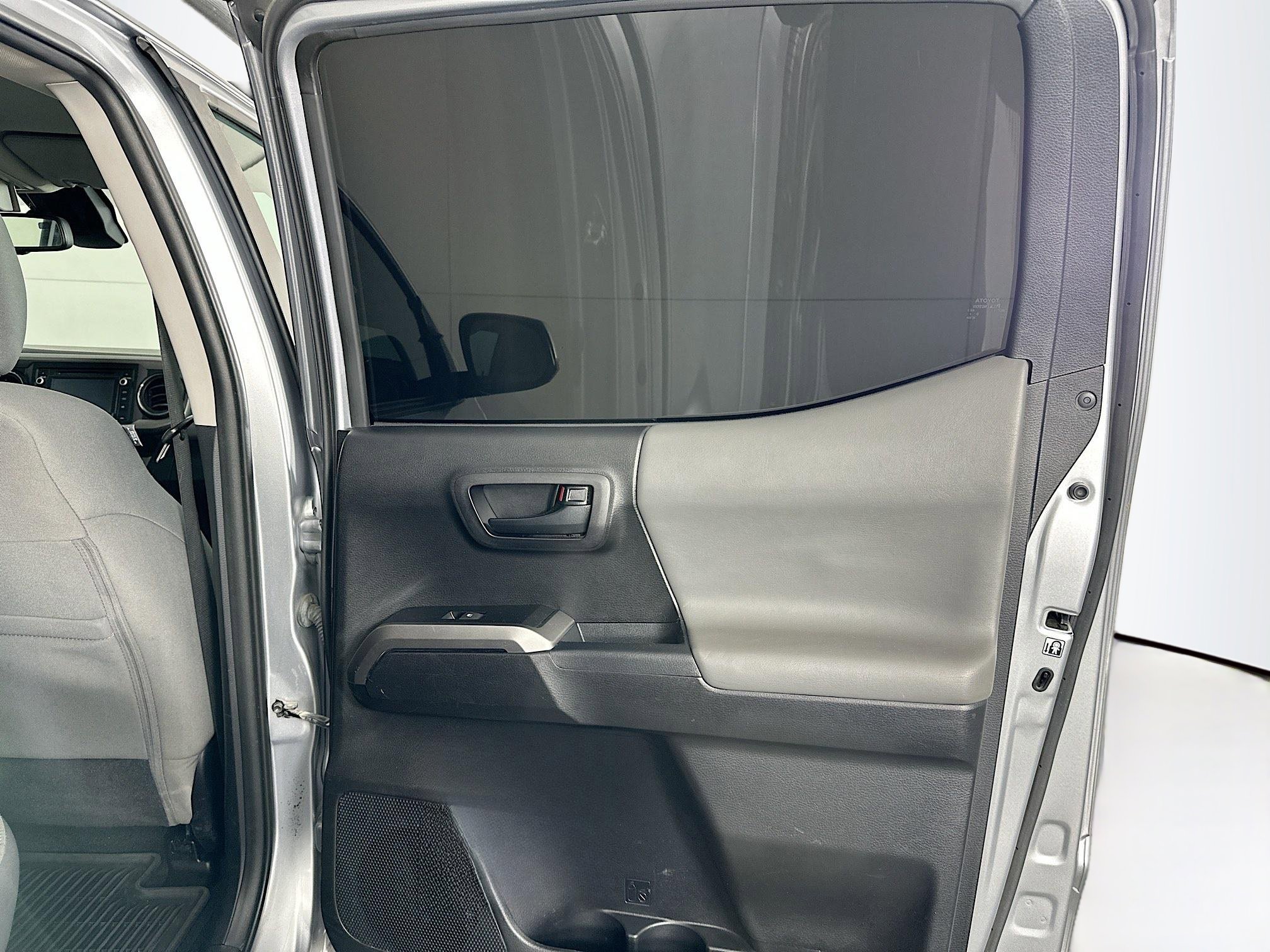 Used 2019 Toyota Tacoma SR5 RWD image 27