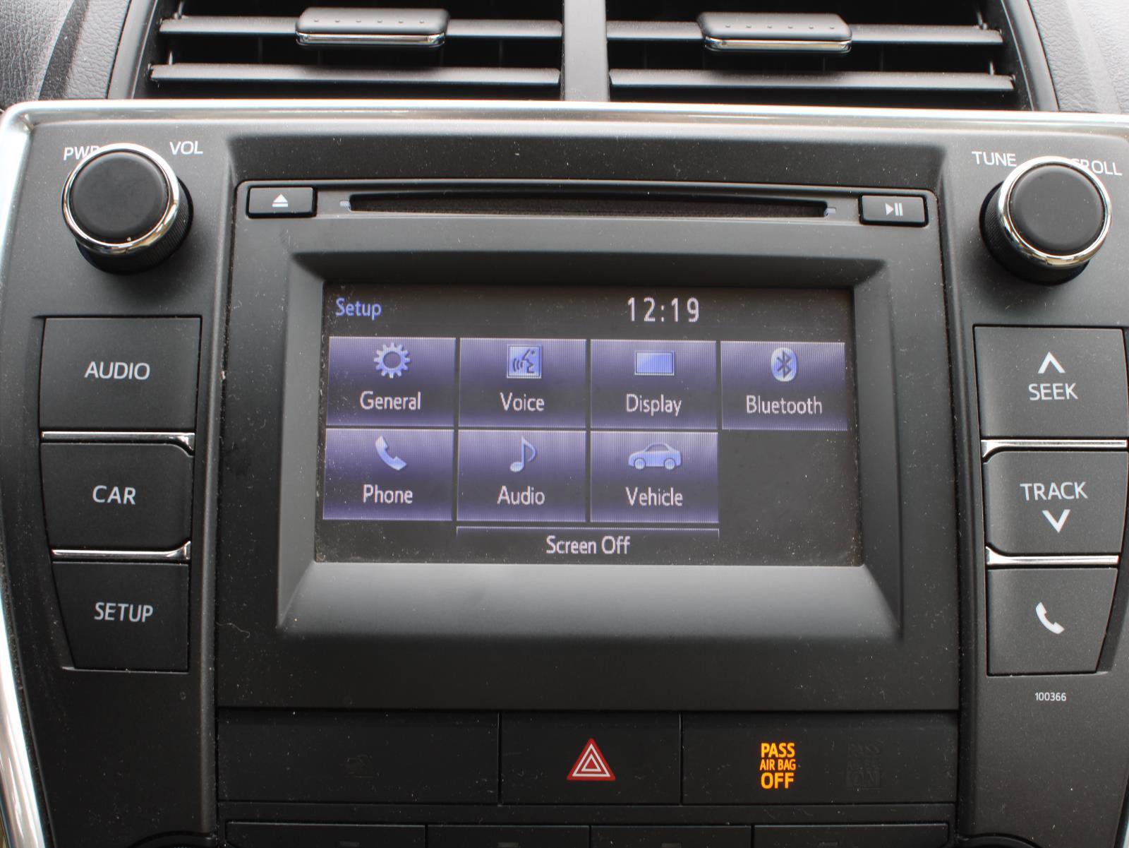 Used 2015 Toyota Camry LE image 11