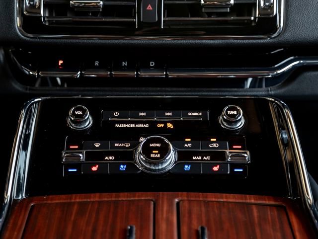 Used 2021 Lincoln Navigator L Reserve image 21