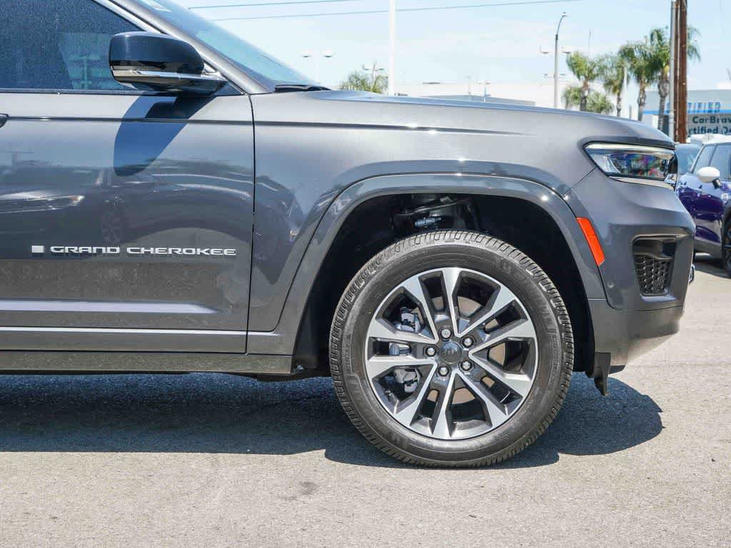 Certified 2024 Jeep Grand Cherokee L Overland AWD/4WD image 9