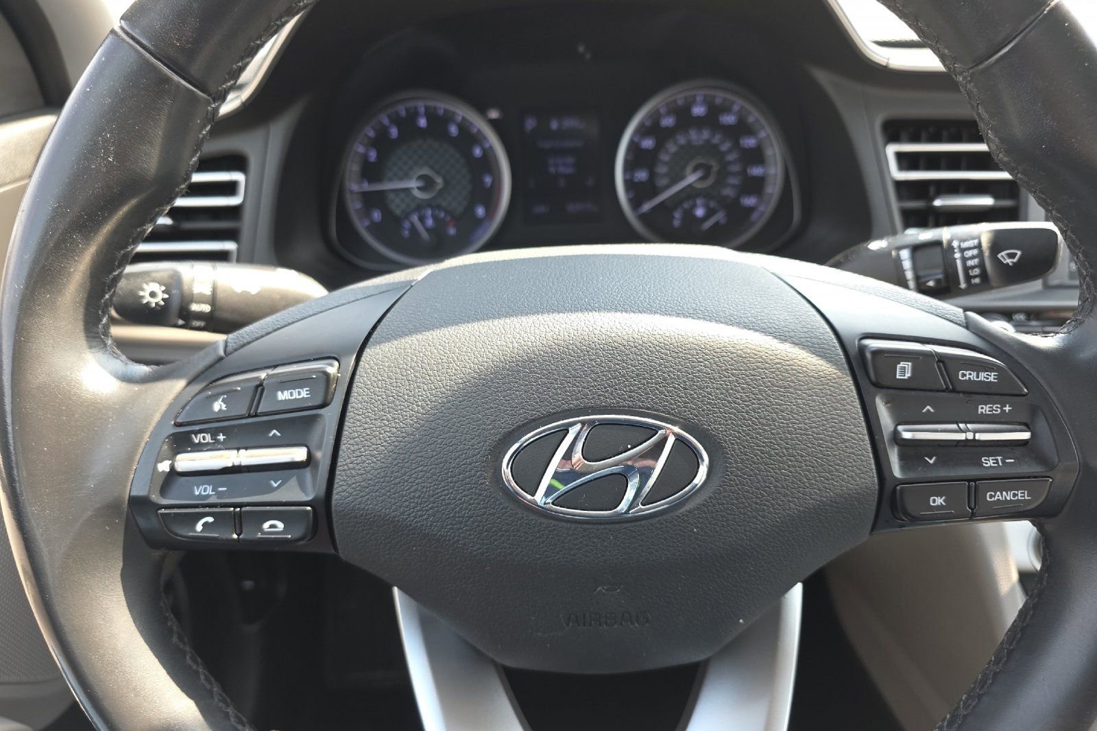 Used 2019 Hyundai Elantra Limited image 22