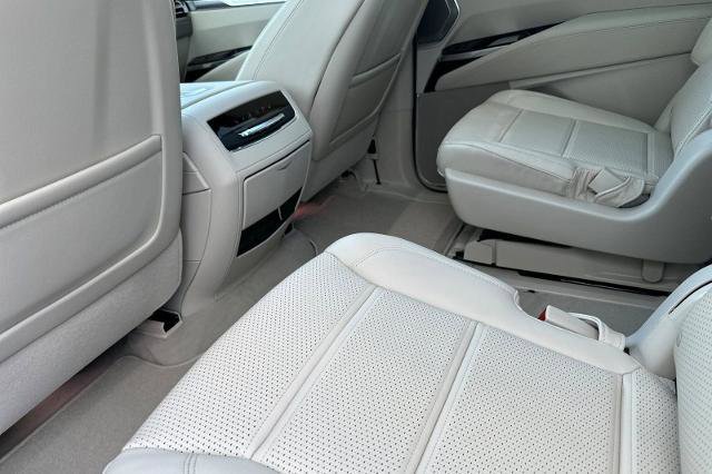 New 2026 Cadillac Escalade ESV Platinum Sport w/ LPO, ONYX Package image 12