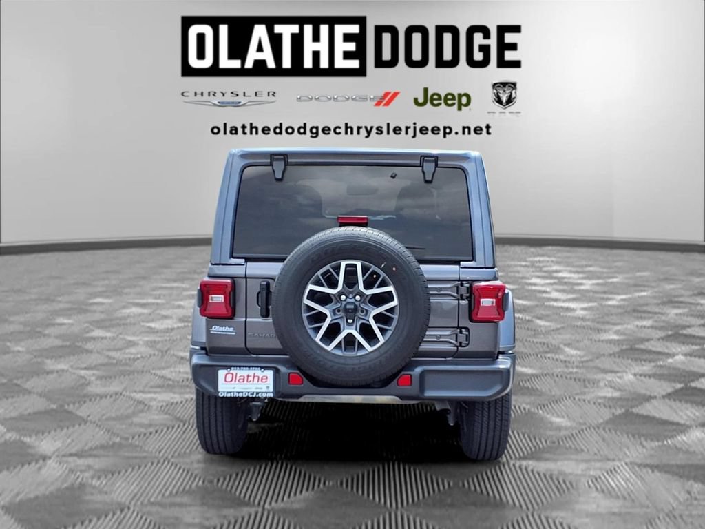 Used 2025 Jeep Wrangler Unlimited Sahara AWD/4WD image 26