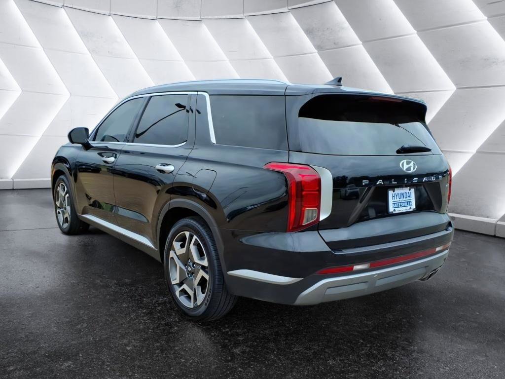 Used 2024 Hyundai Palisade SEL w/ Premium Package AWD/4WD image 3