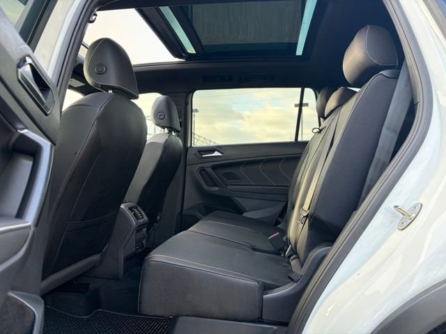 Used 2023 Volkswagen Tiguan SE R-Line FWD image 18