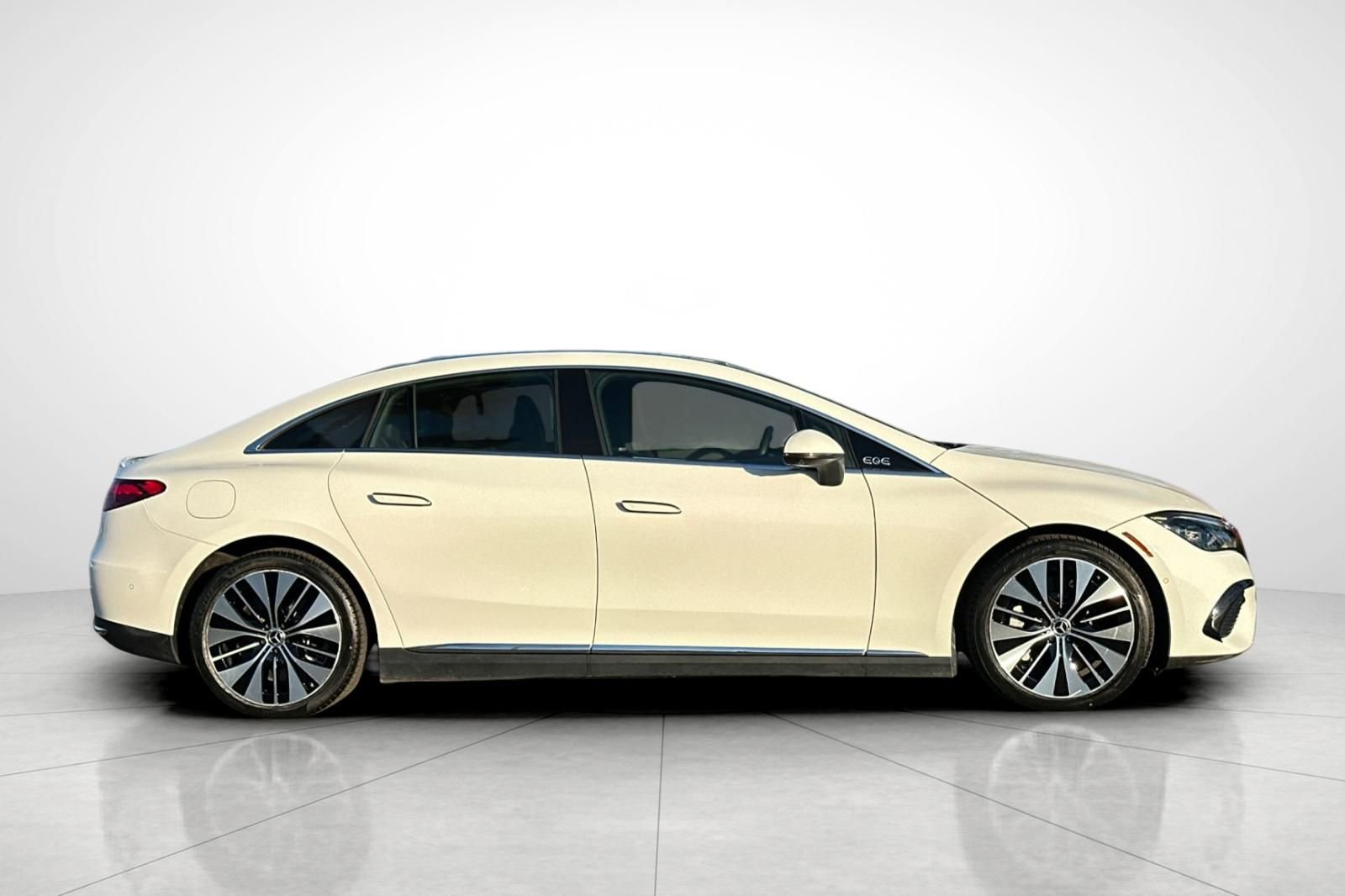 Certified 2023 Mercedes-Benz EQE 350+ 4MATIC Sedan w/ Exclusive Trim Package image 25
