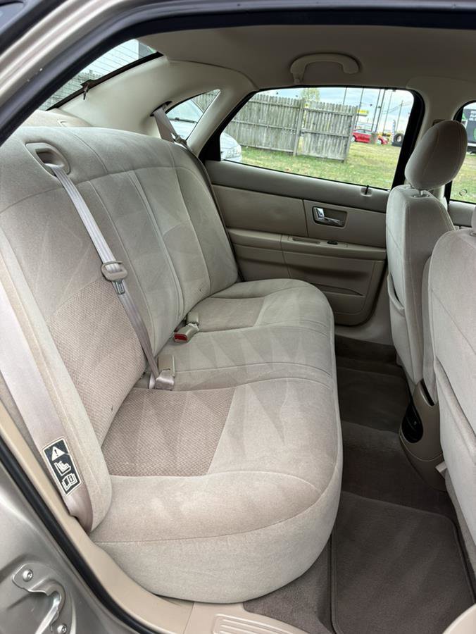 Used 2003 Ford Taurus LX image 15
