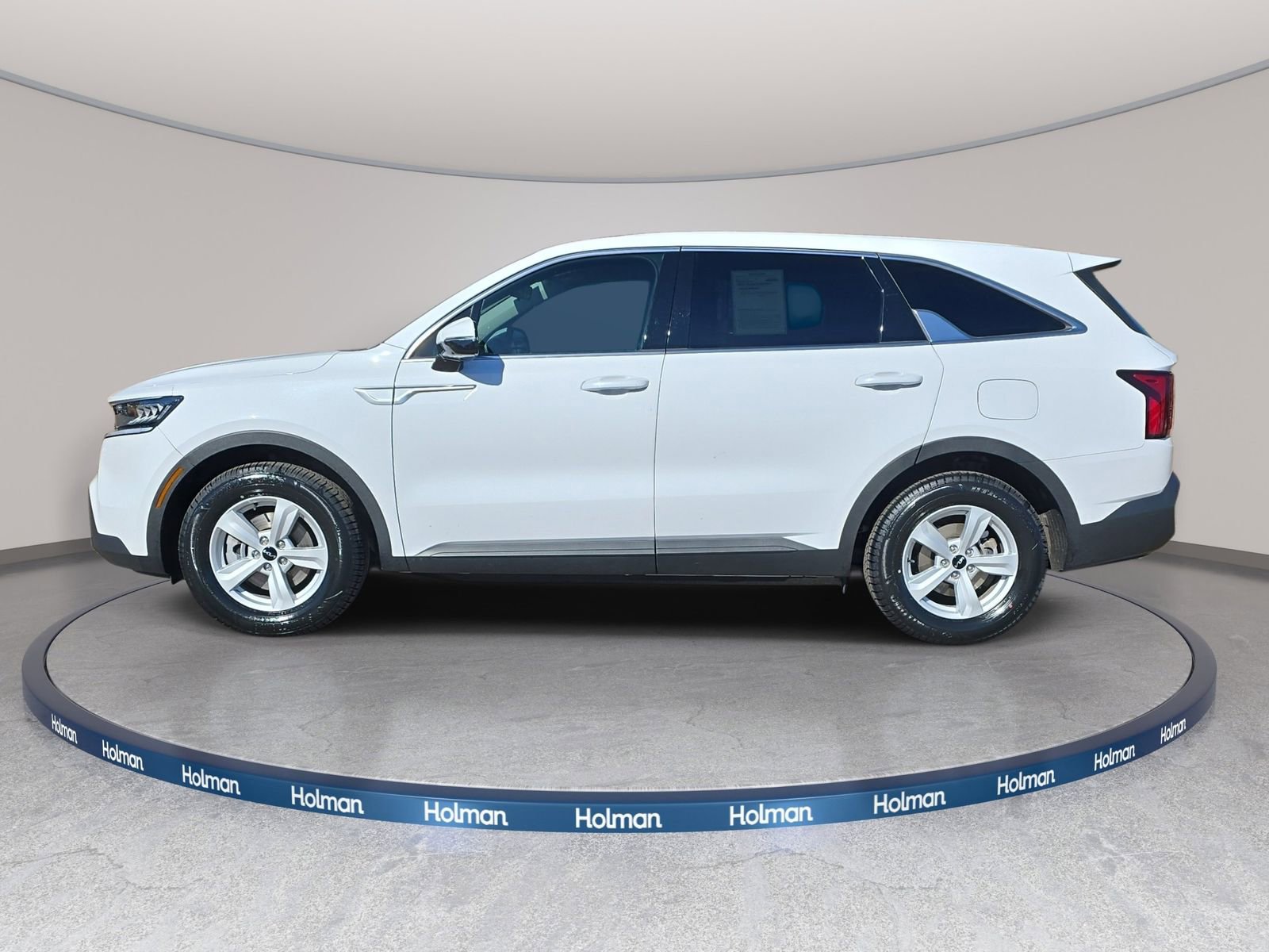 Used 2023 Kia Sorento LX image 4