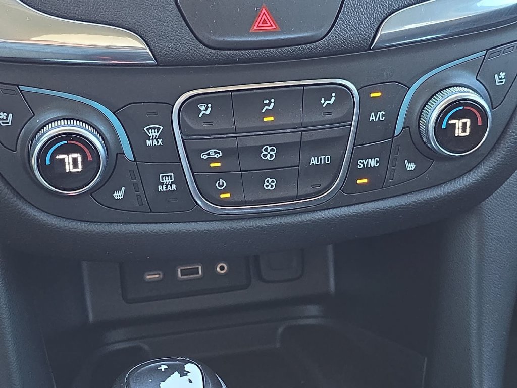 Used 2021 Chevrolet Equinox Premier FWD image 24