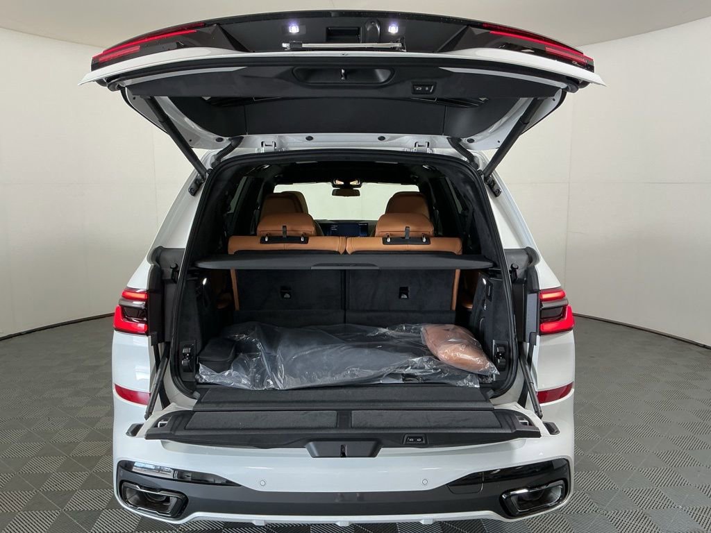 Used 2026 BMW X7 xDrive40i w/ M Sport Package AWD/4WD image 31