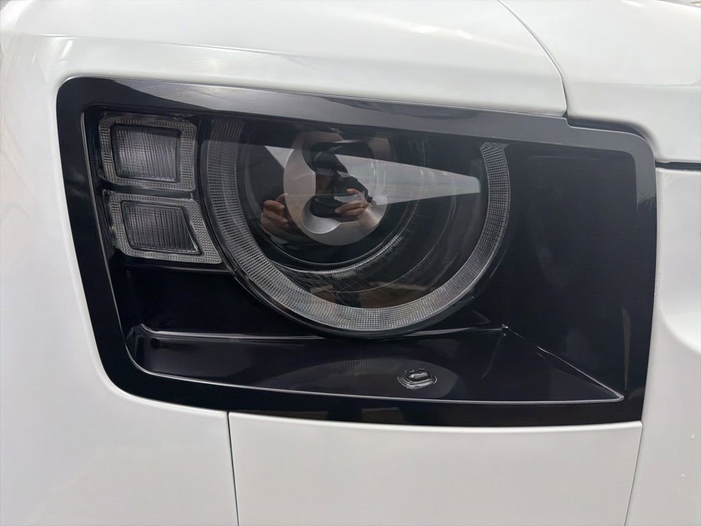 Used 2024 Land Rover Defender 110 X-Dynamic SE image 30