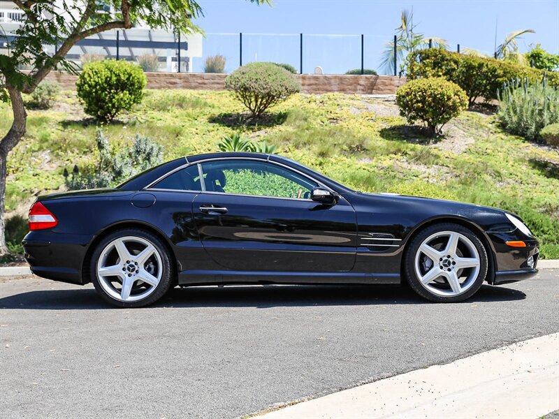 Used 2008 Mercedes-Benz SL 550 w/ AMG Sport Pkg image 6