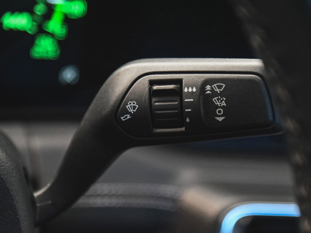 Used 2025 Ford Mustang Premium image 28