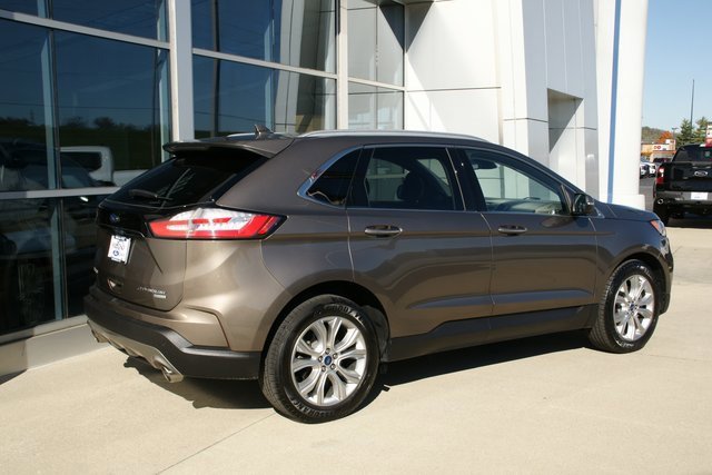 Used 2019 Ford Edge Titanium image 3