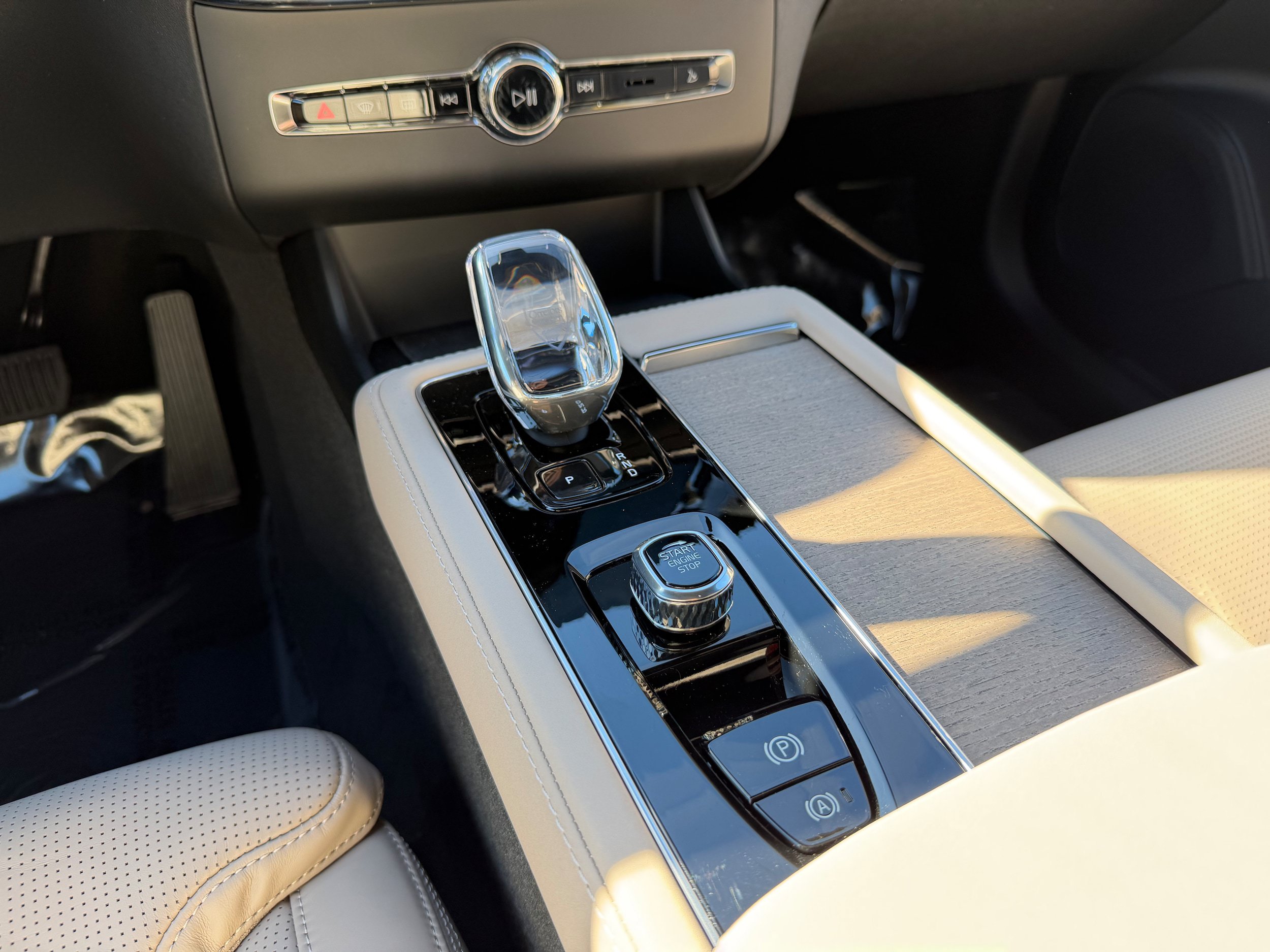 New 2026 Volvo XC90 B6 Ultra w/ Lounge Package AWD/4WD image 14