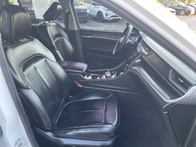 Used 2023 Jeep Grand Cherokee Limited AWD/4WD image 27