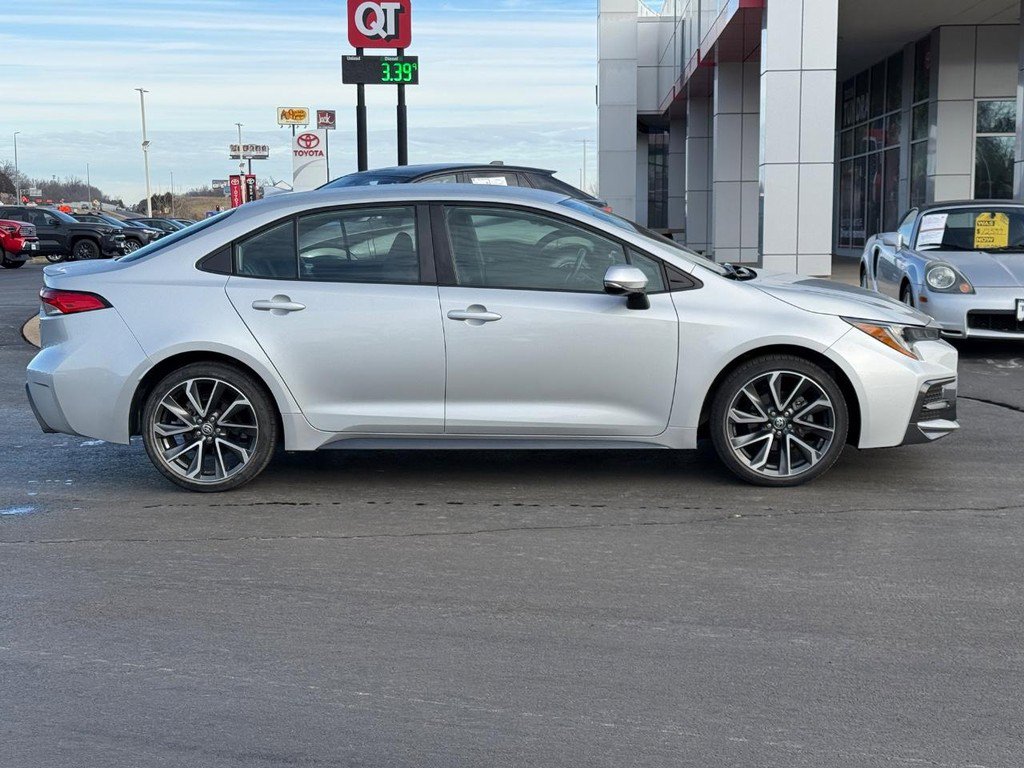 Certified 2022 Toyota Corolla SE w/ Carpet Mat Package (TMS) image 2