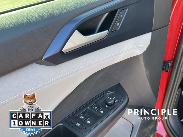 Certified 2023 Volkswagen Taos SE w/ Panoramic Sunroof Package image 12