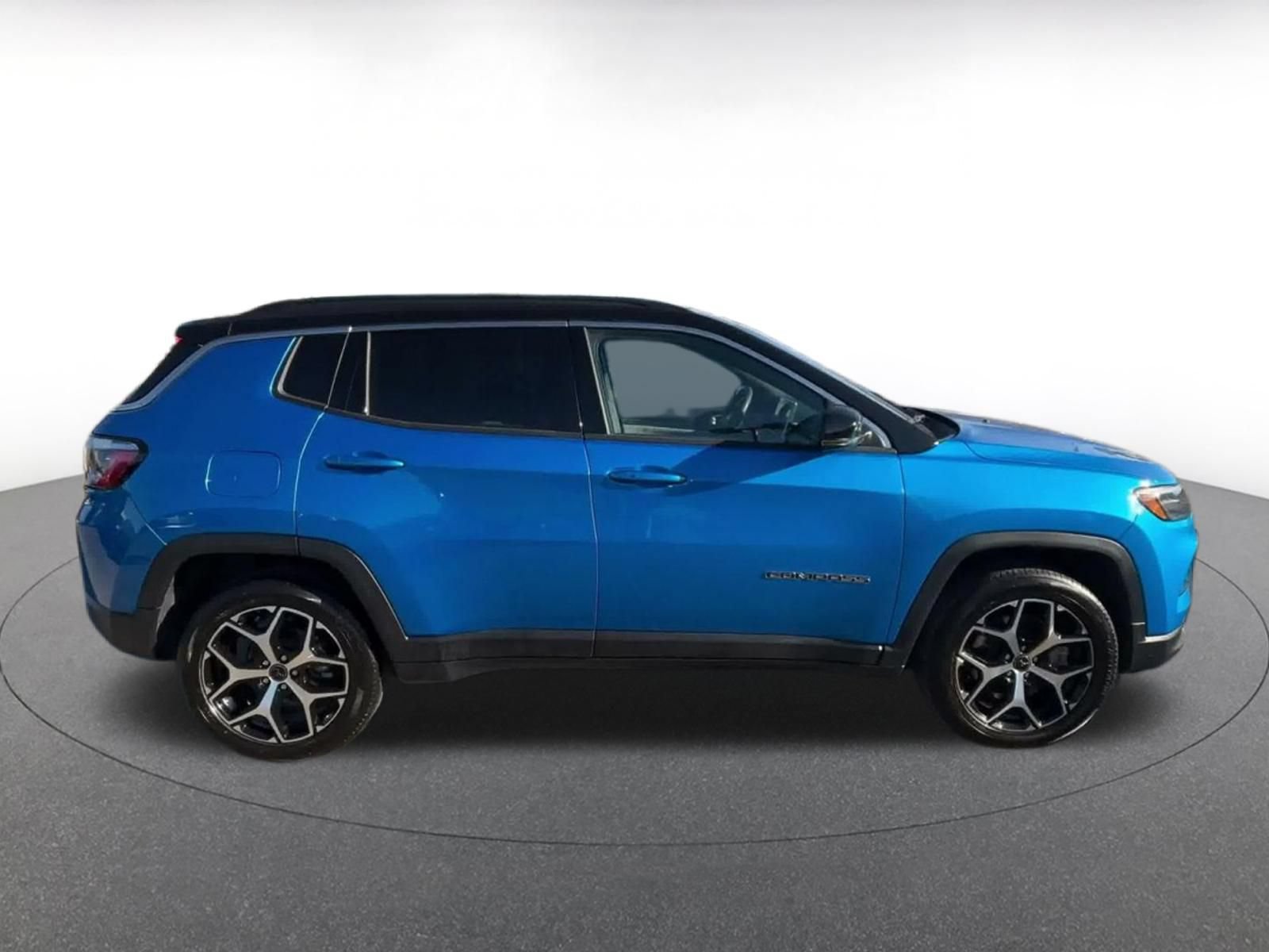 Used 2025 Jeep Compass Limited AWD/4WD image 15