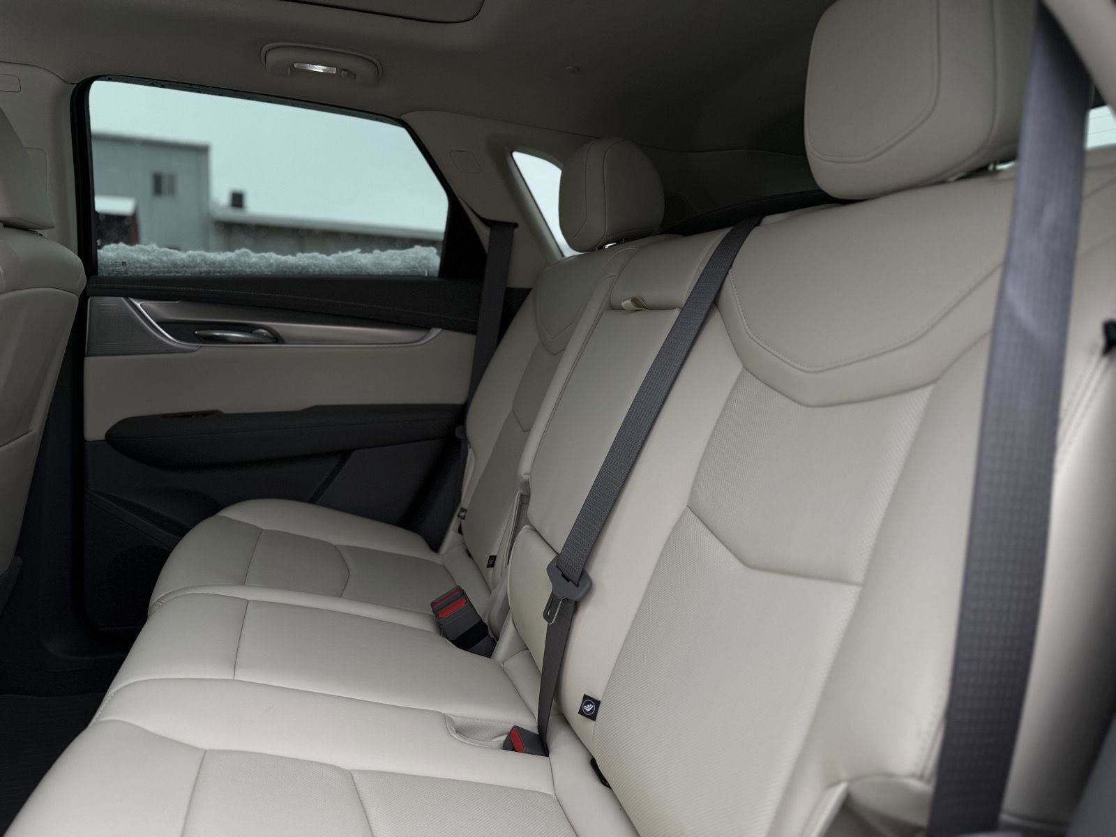 Used 2022 Cadillac XT5 Premium Luxury w/ Technology Package AWD/4WD image 12