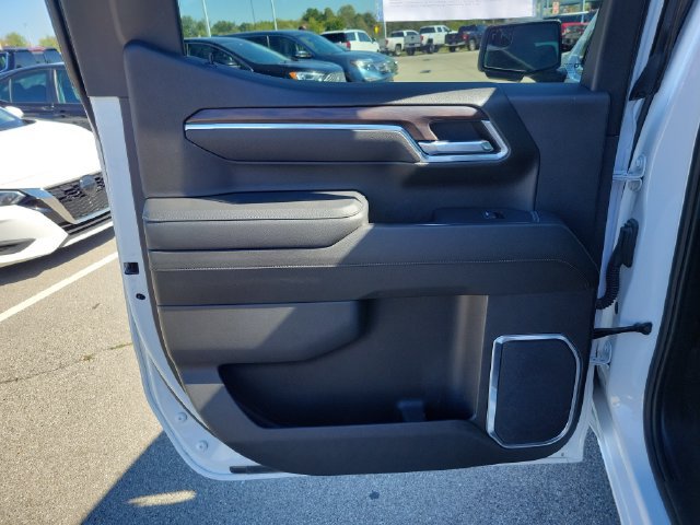Used 2025 GMC Sierra 1500 SLT AWD/4WD image 17