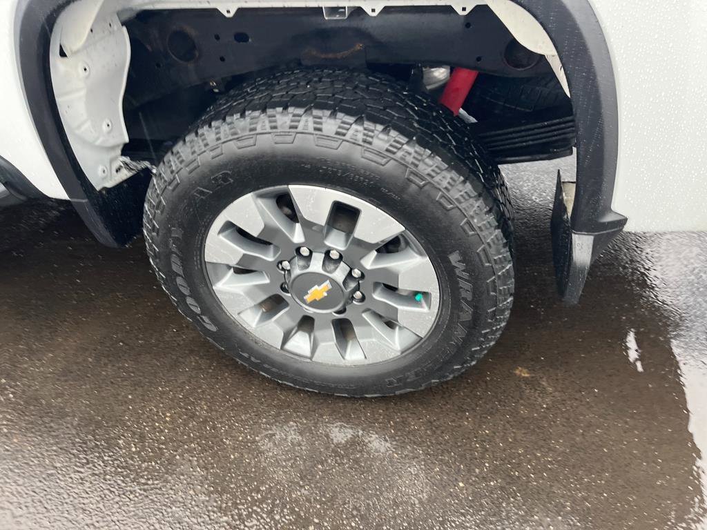 Used 2025 Chevrolet Silverado 2500 Custom w/ Custom Value Package image 33